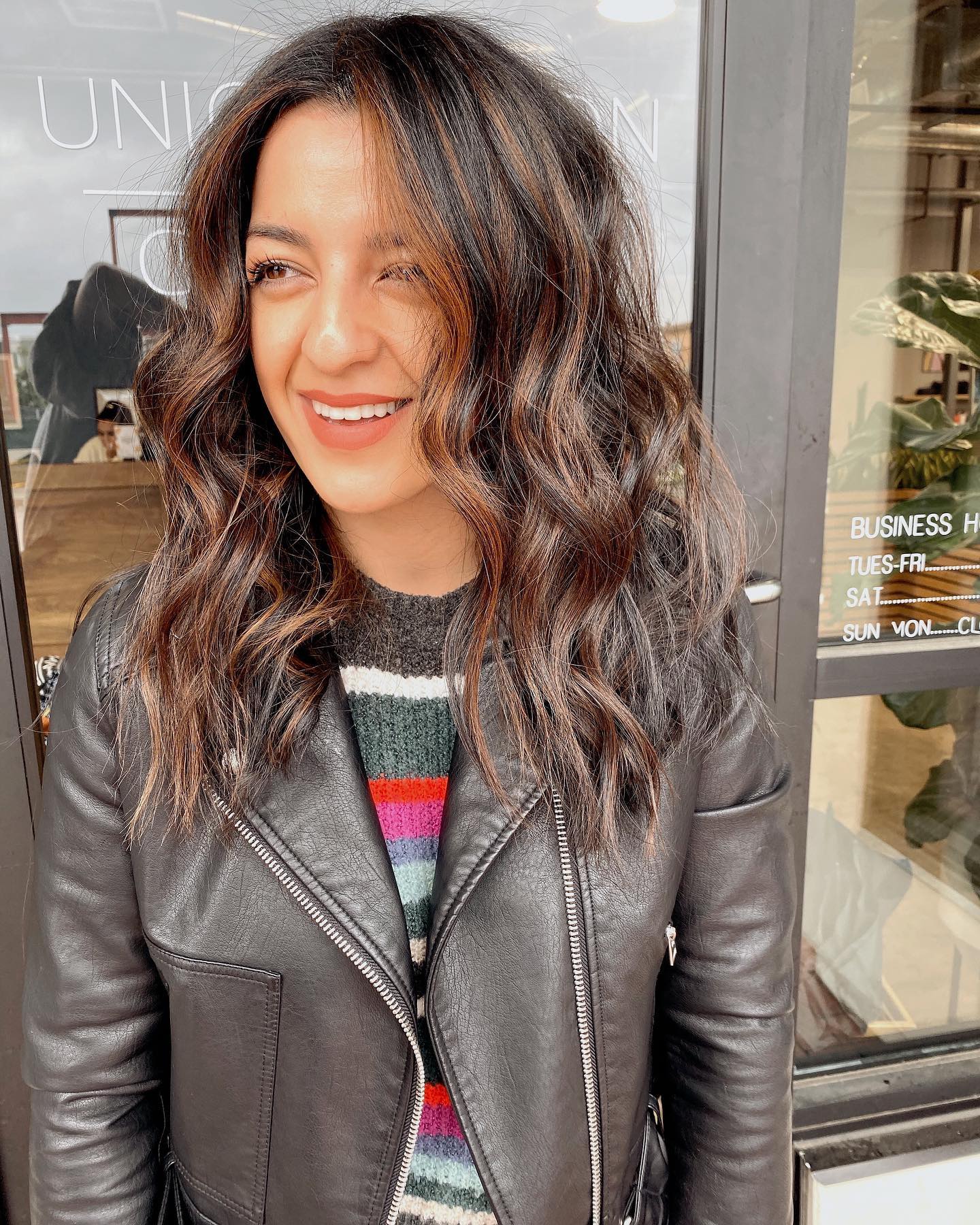 Textured Mid-Length Waves with Subtle Balayage Highlights