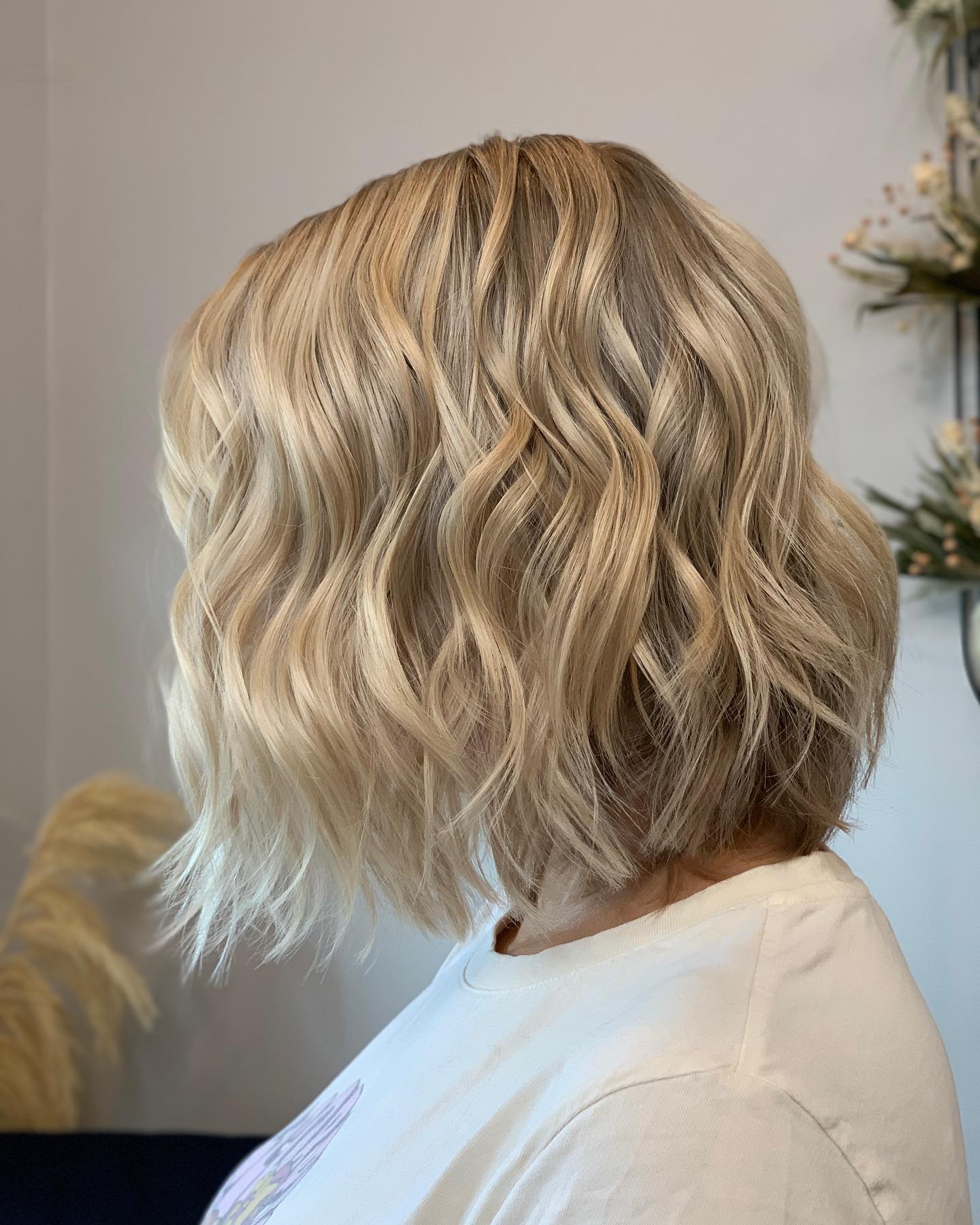 Textured Wavy Bob with Sun-Kissed Highlights