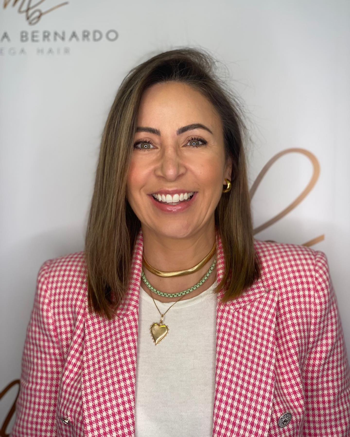 Sleek Shoulder-Length Bob with Subtle Layers