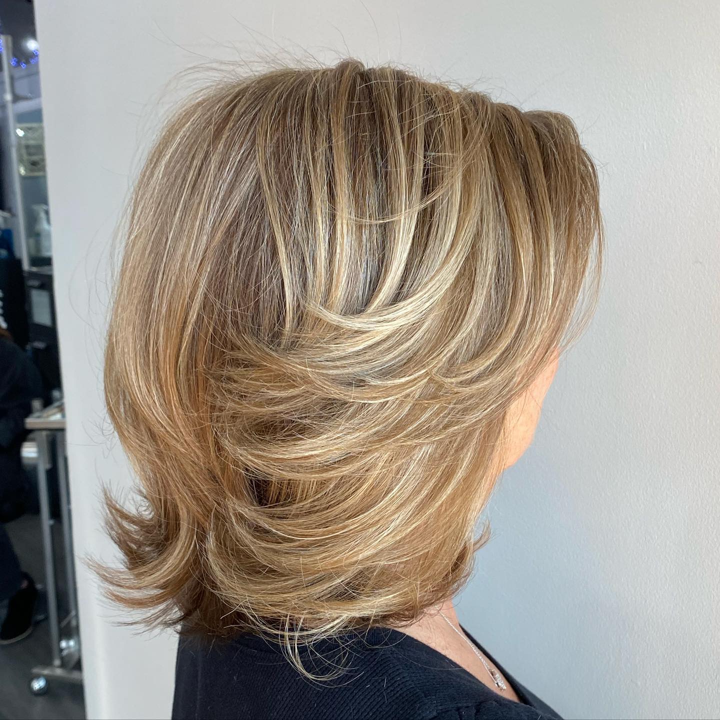 Textured Shoulder-Length Bob with Subtle Highlights