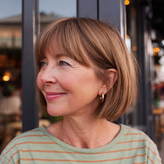 Chic Textured Bob with Subtle Bangs