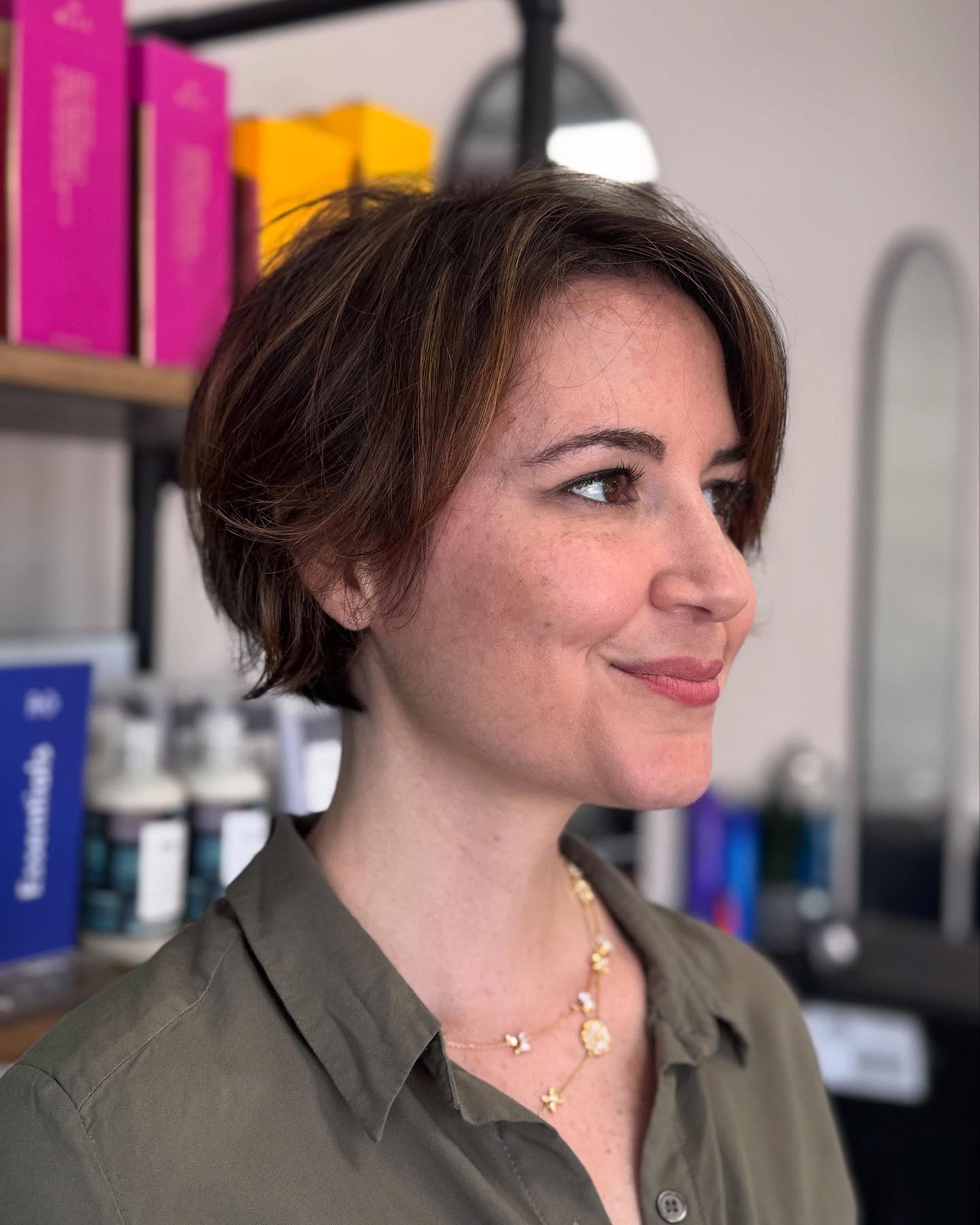 Chic Textured Bob with Subtle Highlights