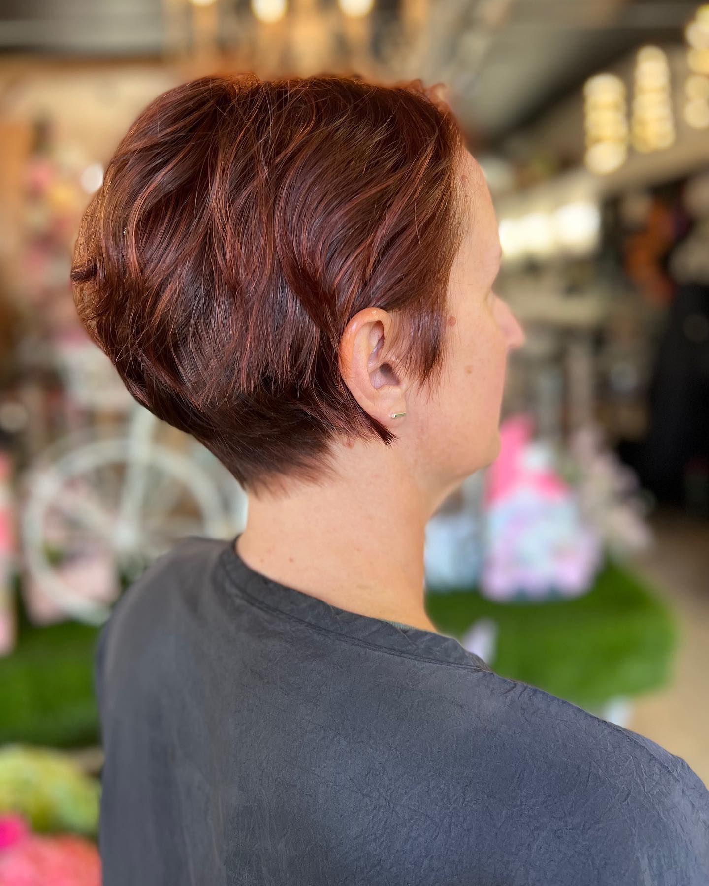 Chic Textured Short Crop with Subtle Layers