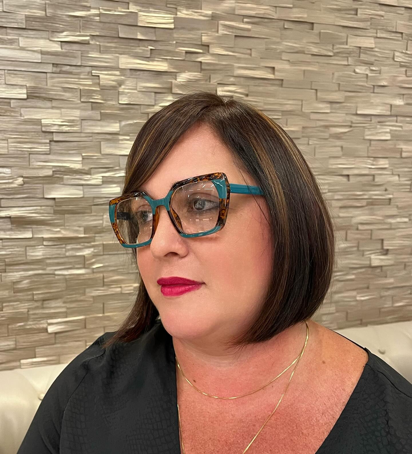 Classic Textured Neck-Length Bob with Subtle Highlights