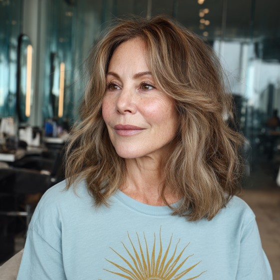 Softly Layered Beachy Waves with Face-Framing Pieces