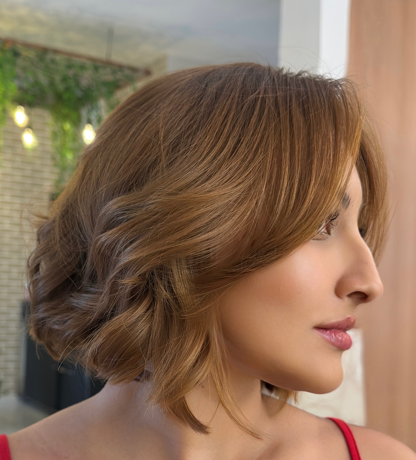 Softly Textured Neck-Length Bob with Subtle Waves
