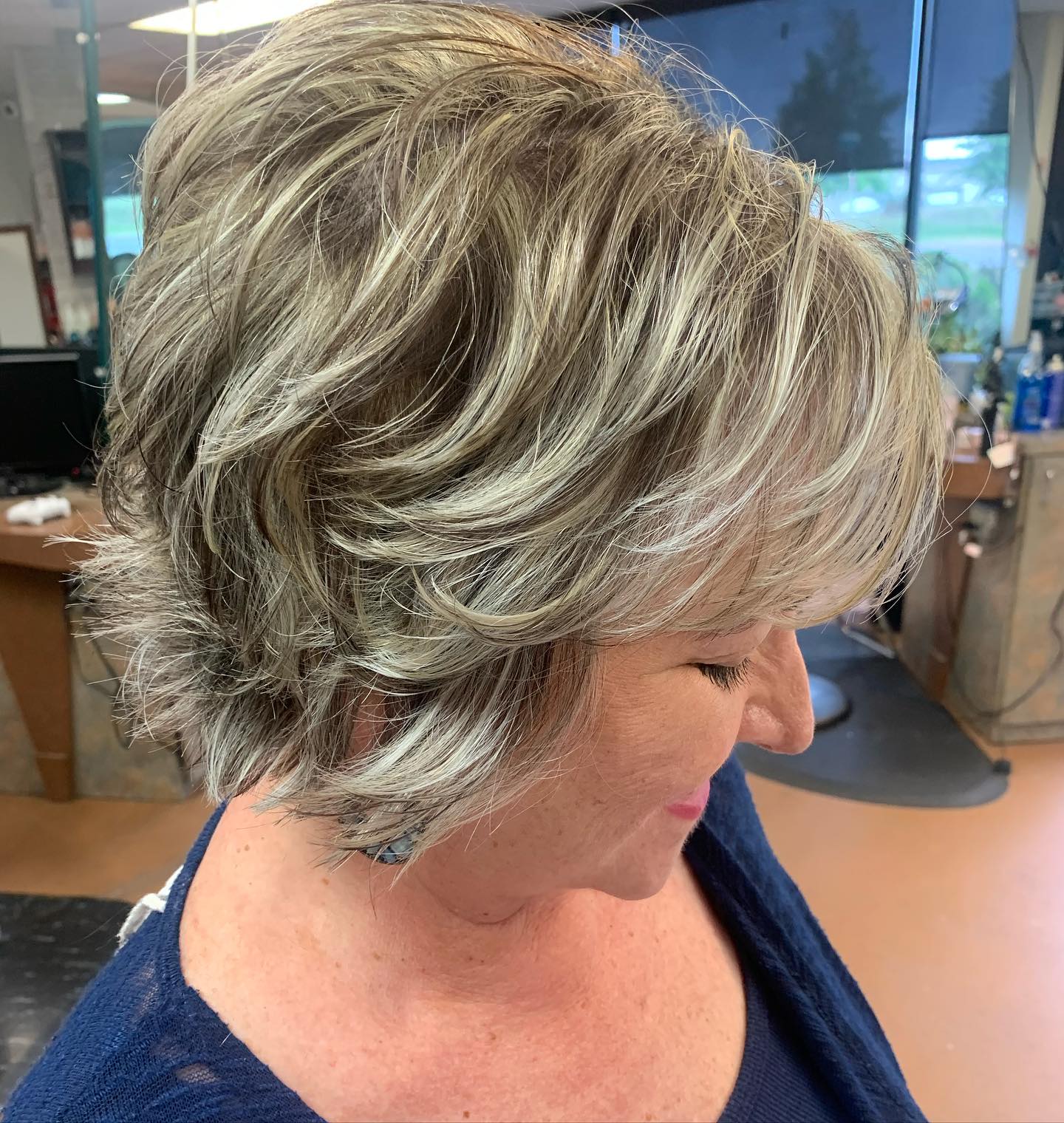 Chic Layered Pixie Bob with Subtle Highlights