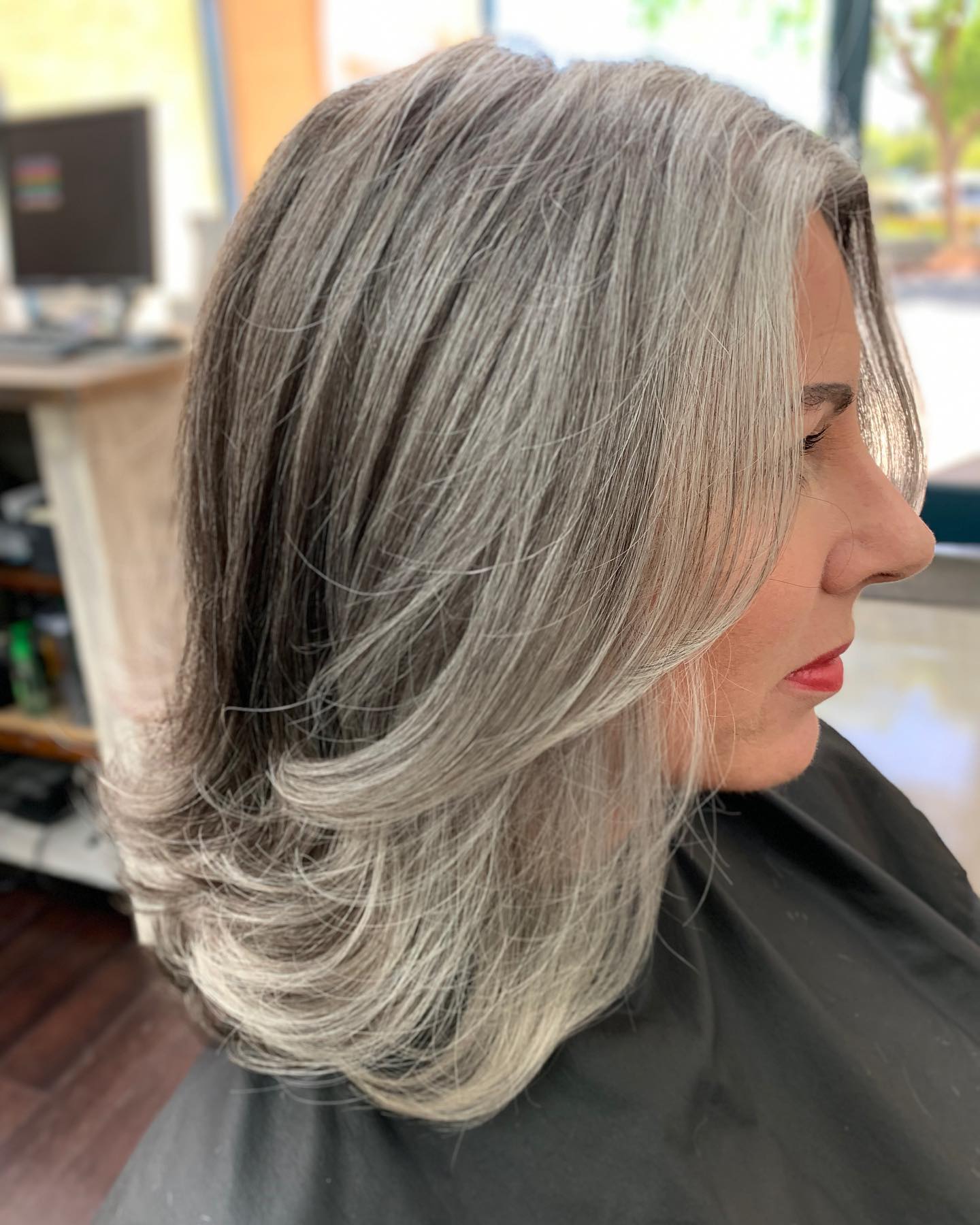 Classic Luminous Grey Layers with Soft Waves