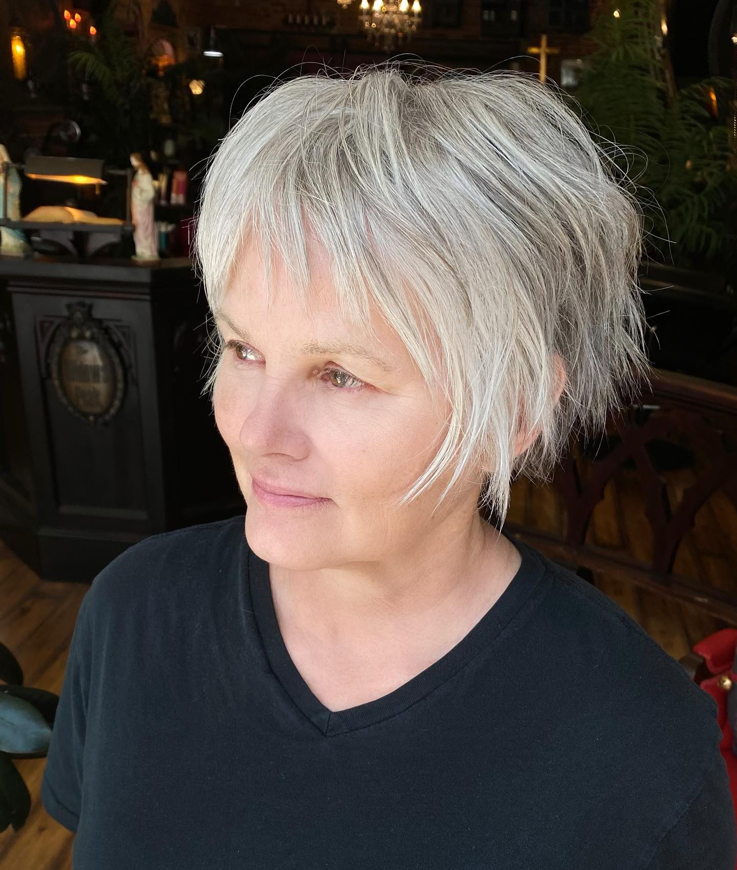 Textured Effortless Pixie Bob with Soft Silver Highlights