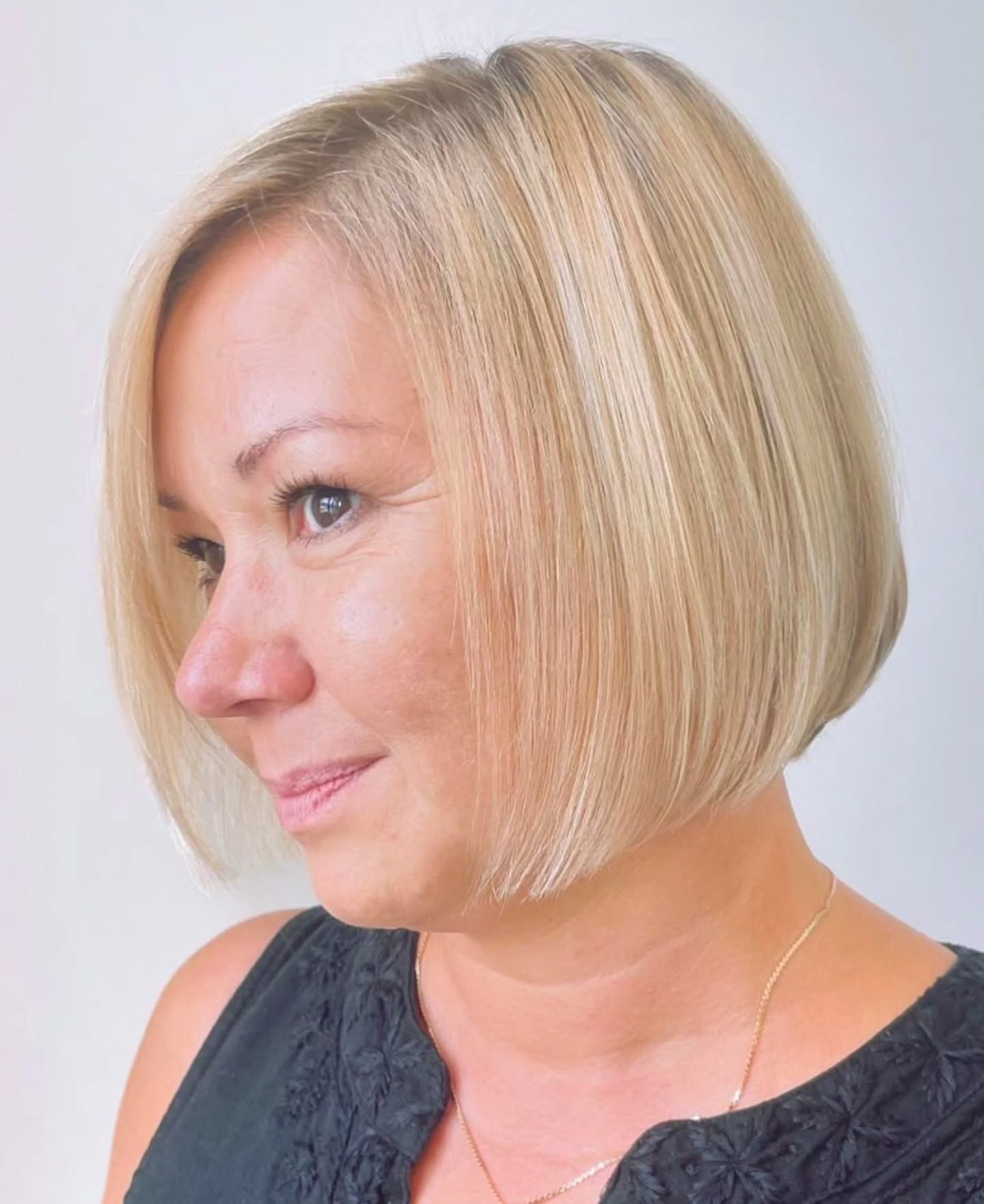 Chic Blunt Bob with Subtle Textured Ends