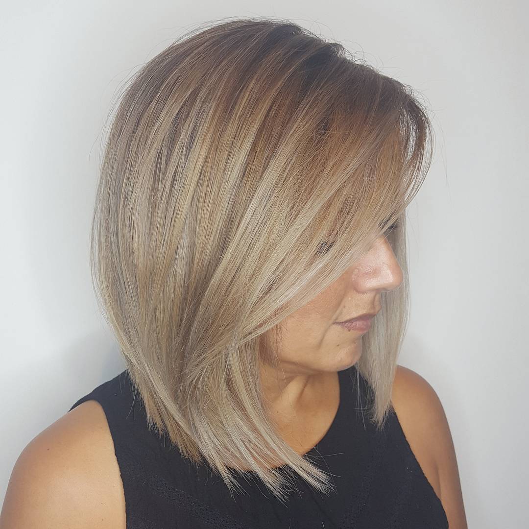 Chic Long Bob with Subtle Highlights
