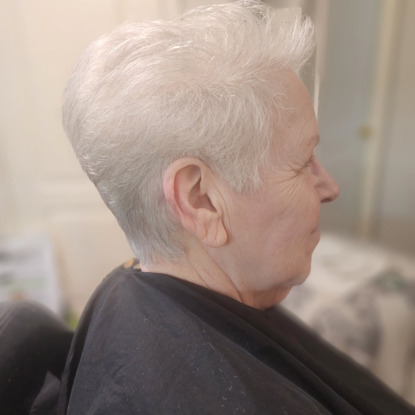 Chic Short Textured Pixie with Soft Volume