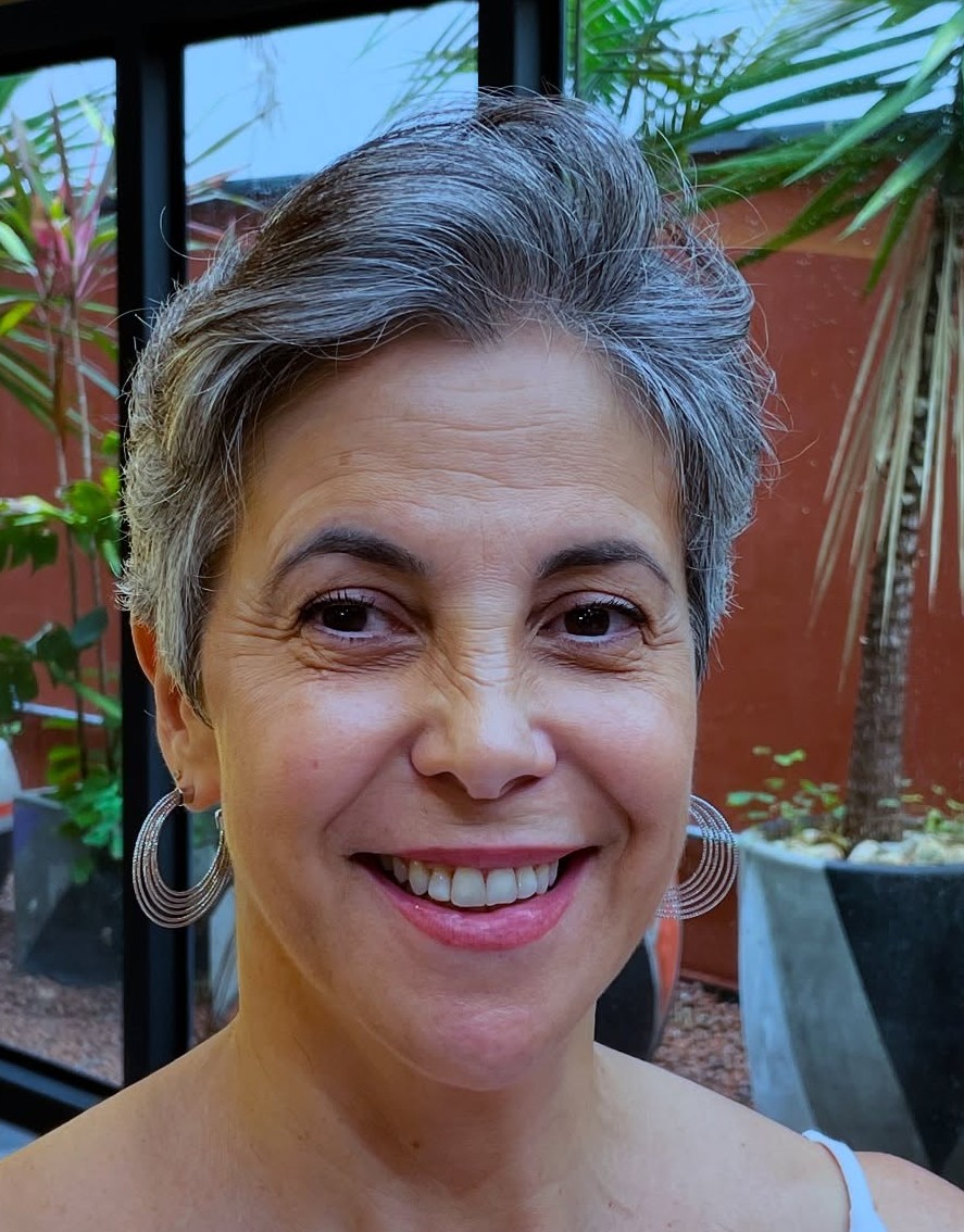 Elegant Short Silver Pixie with Soft Texture