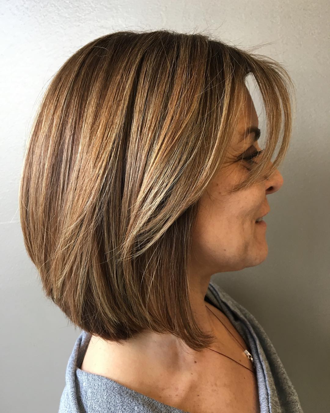 Layered Bob with Dynamic Caramel Highlights