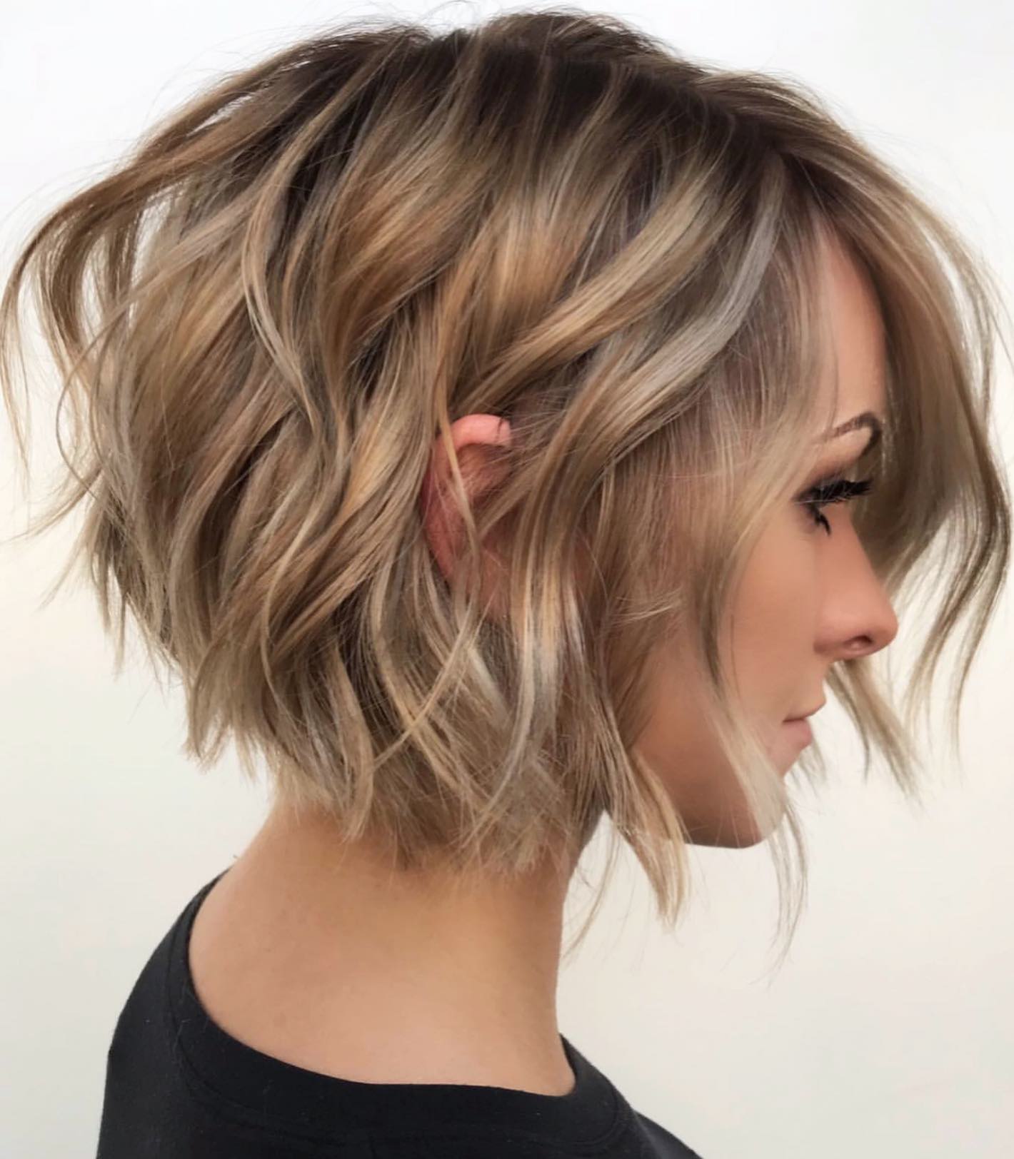 Modern Textured Bob with Soft Balayage Highlights