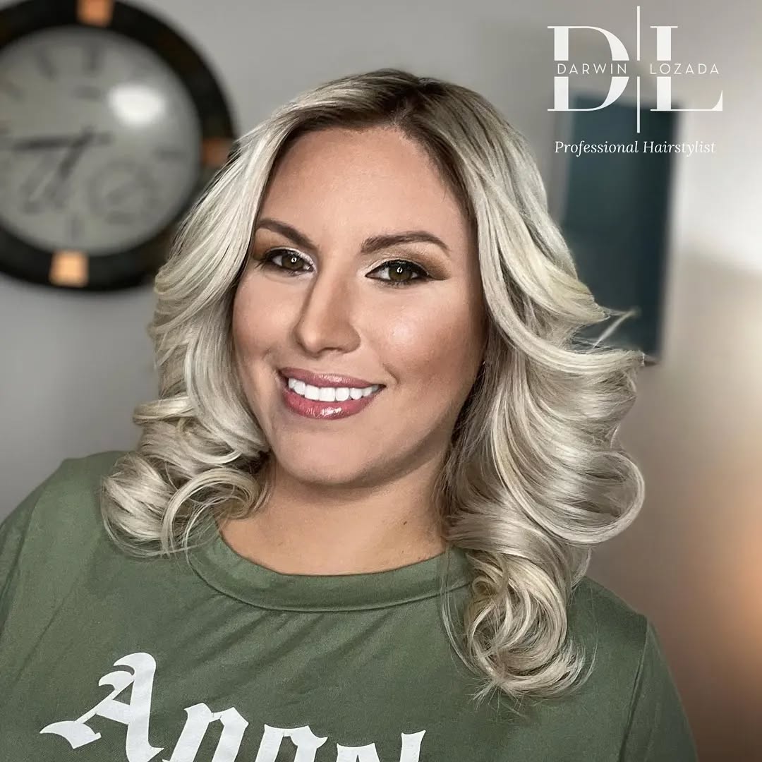 Soft Waves with Light Platinum Highlights