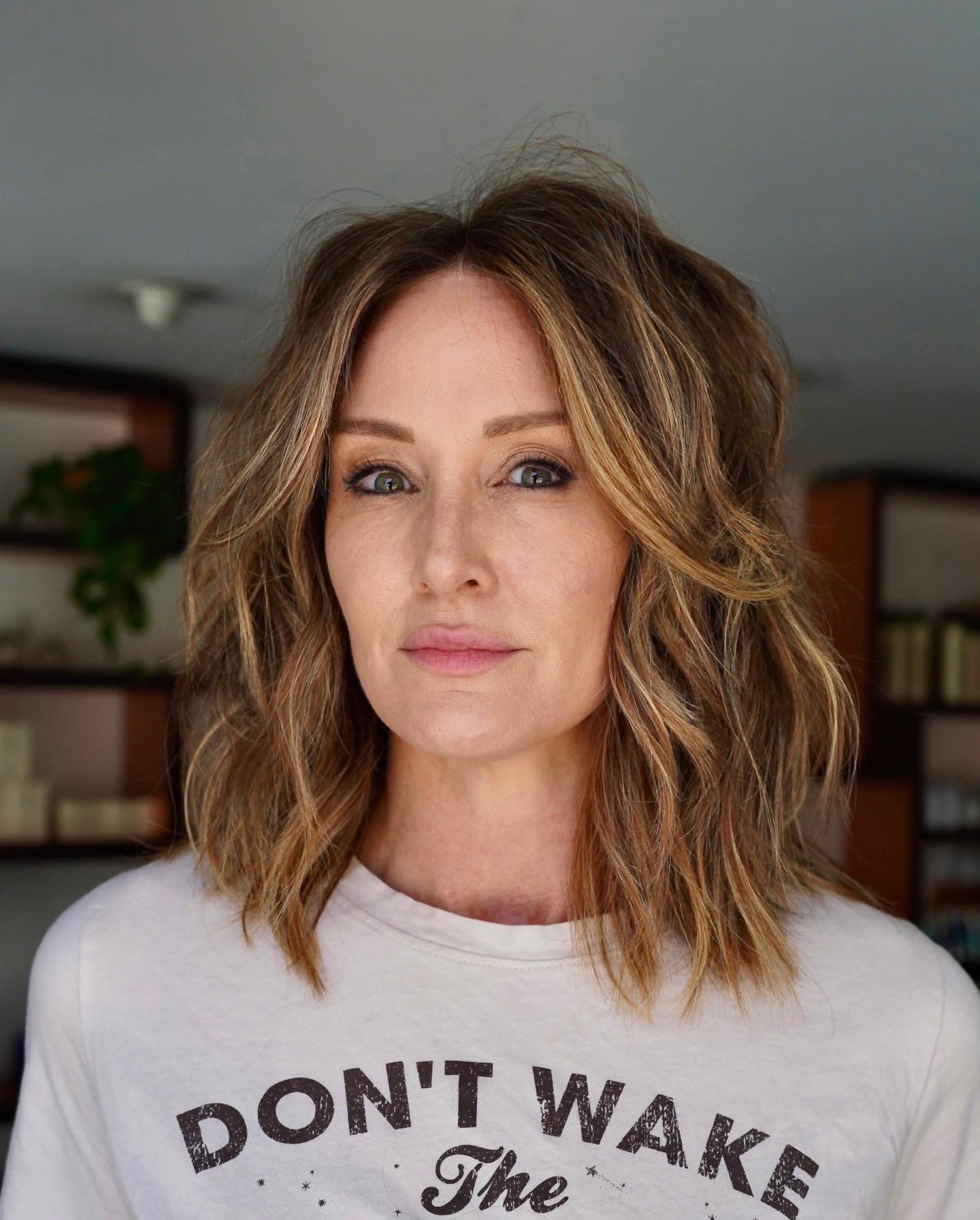 Textured Wavy Lob with Caramel and Honey Highlights