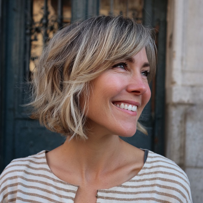 Stylish Textured Bob with Soft Waves