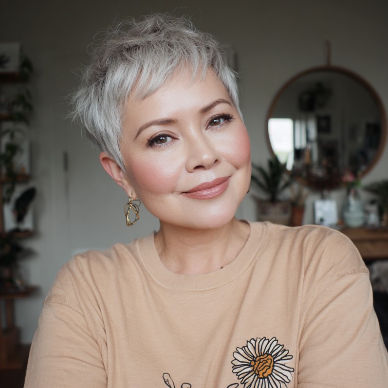 Chic Textured Silver Pixie Cut with Playful Layers