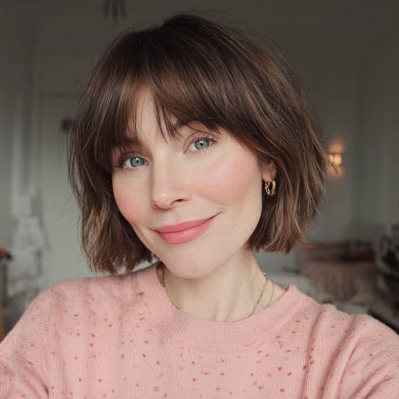 Choppy Shaggy Bob with Face-Framing Bangs