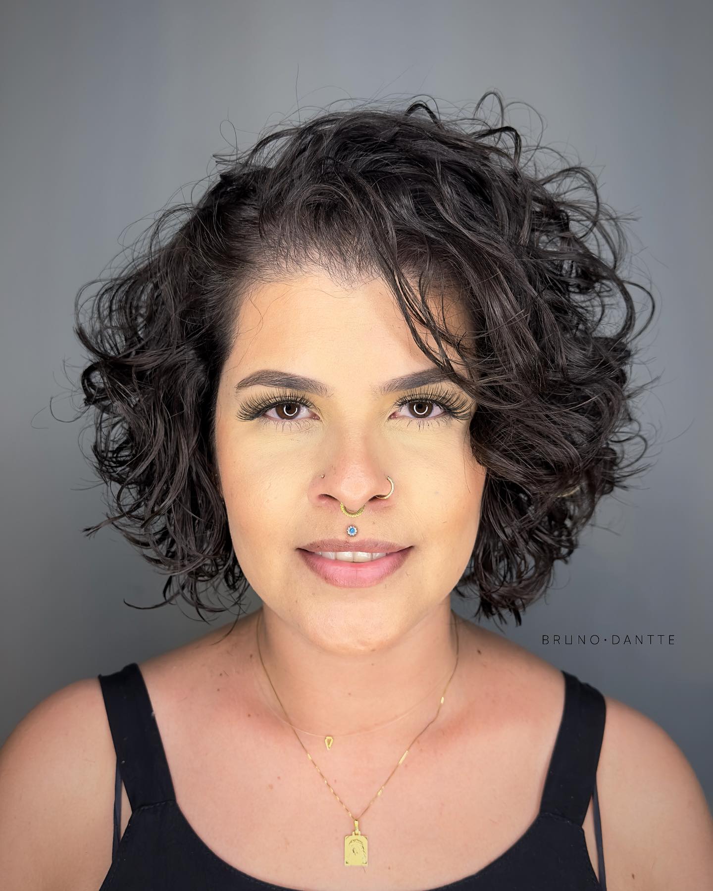 Chic Curly Wavy Bob with Soft Layers