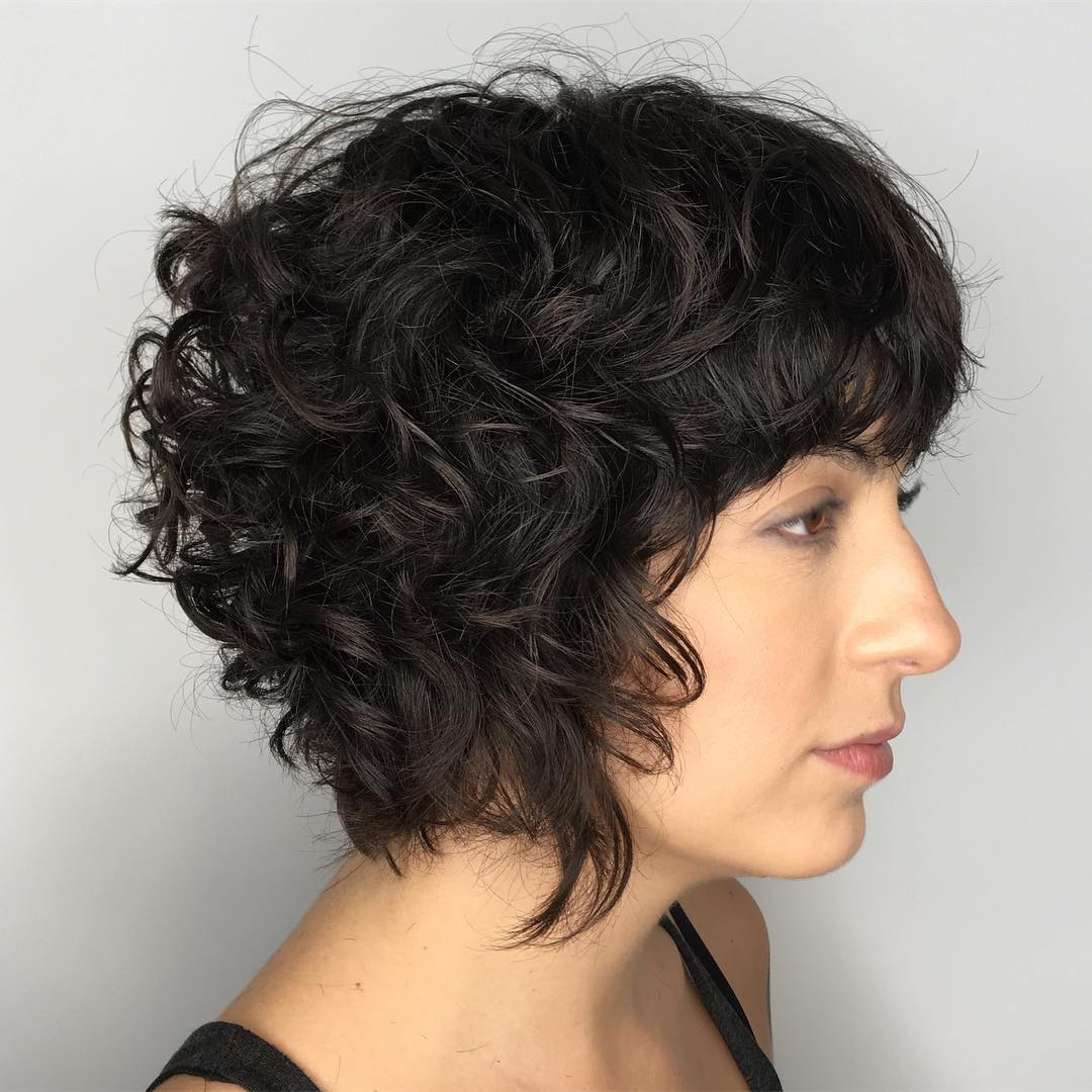 Chic Curly Wavy Bob with Textured Layers