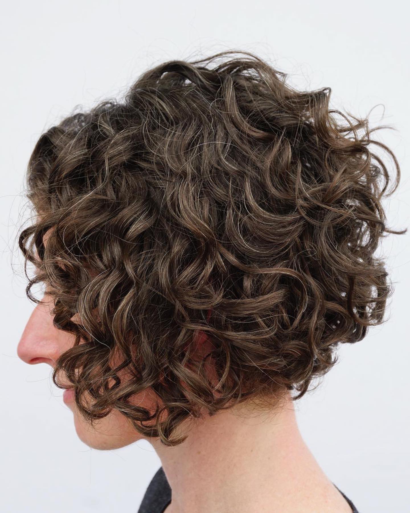 Textured Short Wavy Bob with Defined Curls