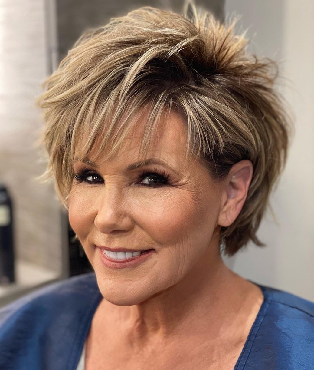 chic textured pixie with lifting layers