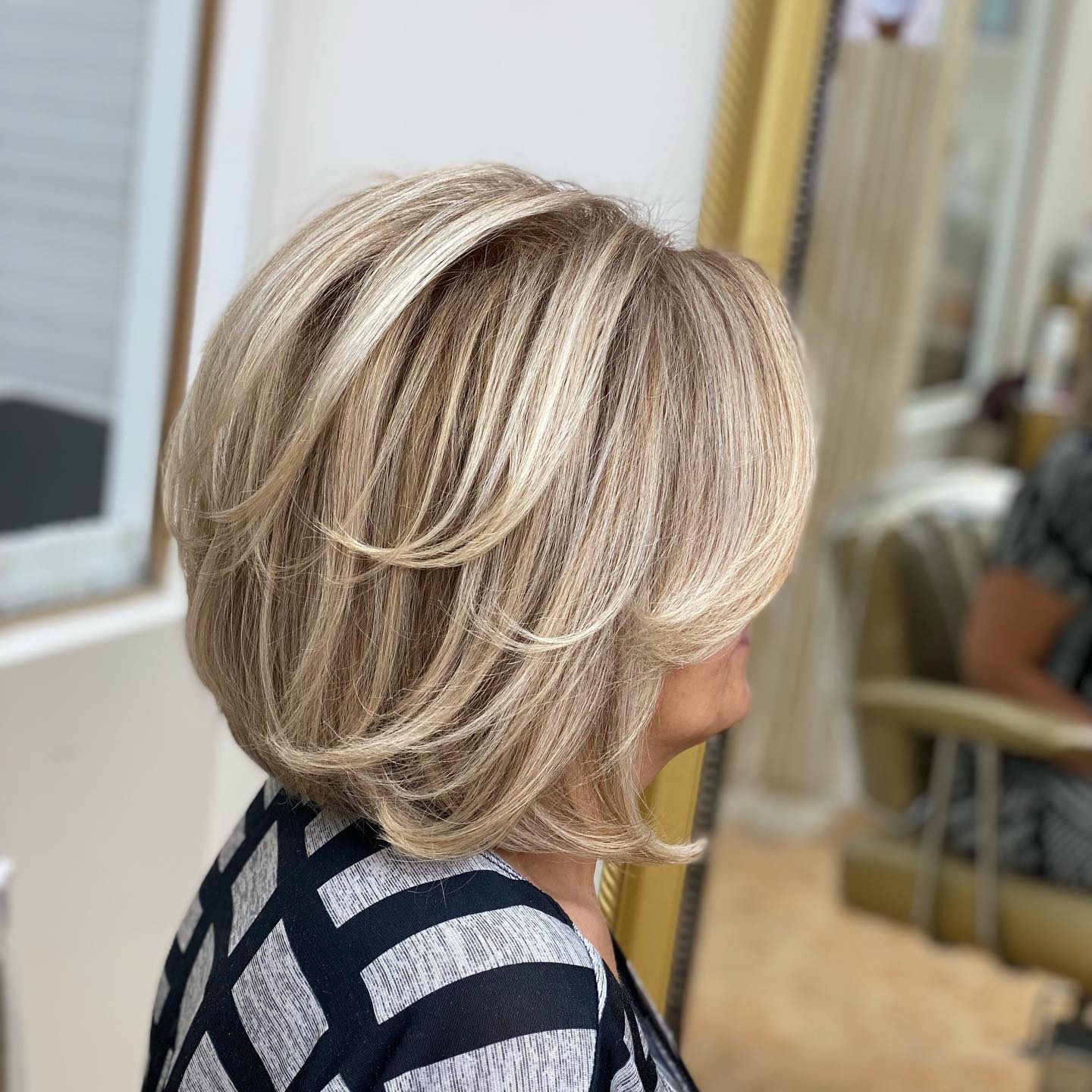 Elegant Layered Bob with Soft Highlights