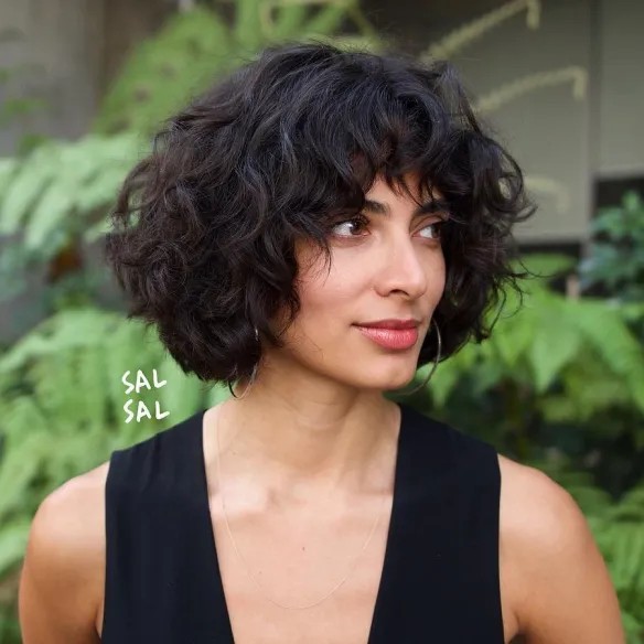 Modern Curly Wavy Bob with Fluffy Volume