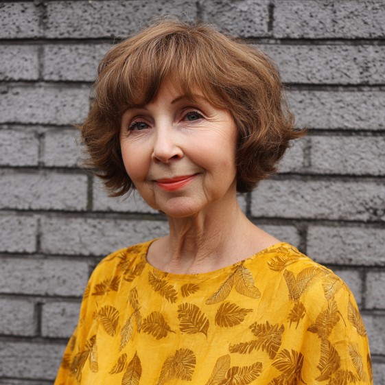 Charming Jaw-Length Curly Cut with Soft Volume