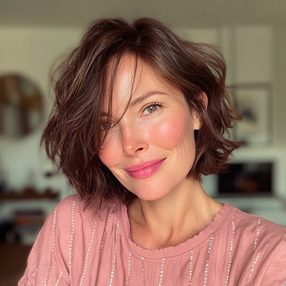 Chic Textured Bob with Natural Waves
