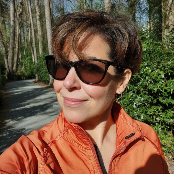 Chic Textured Short Crop with Soft Bangs