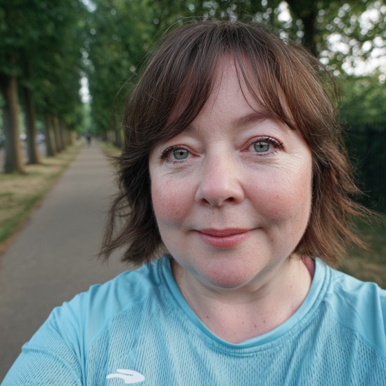 Chic Textured Short Cut with Face-Framing Layers