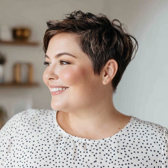 Modern Textured Pixie Cut for Fuller Faces