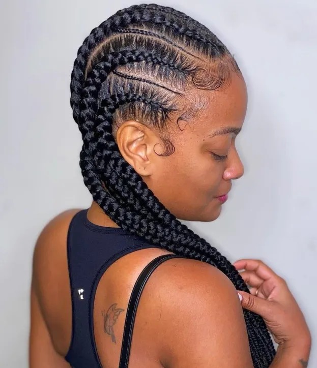 Bold Feed-in Braids with Defined Sections
