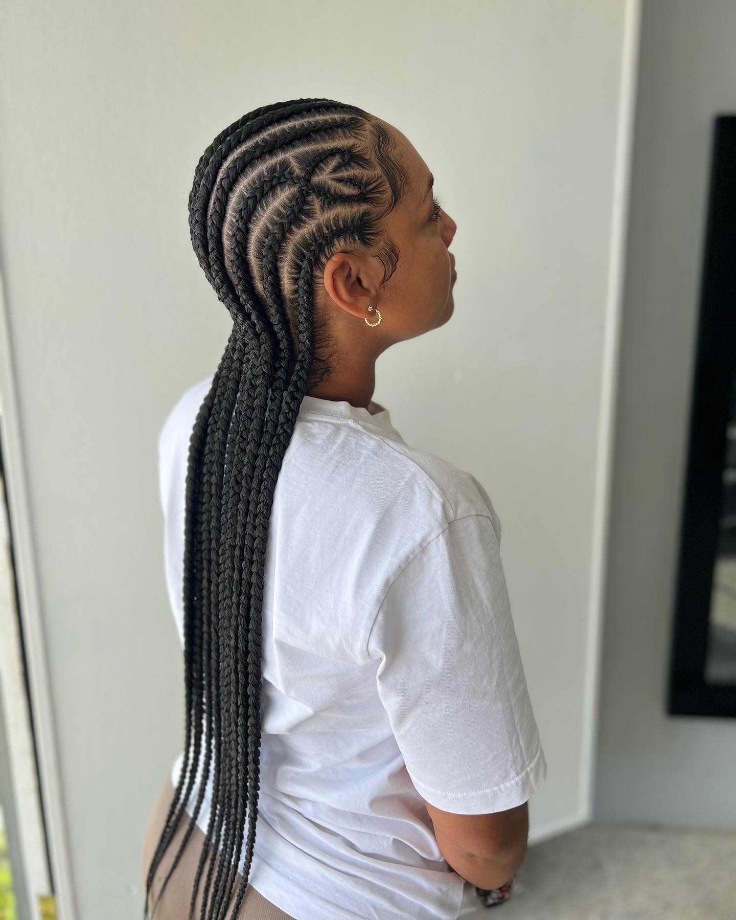 Elegant Feed-in Braids with Defined Patterns