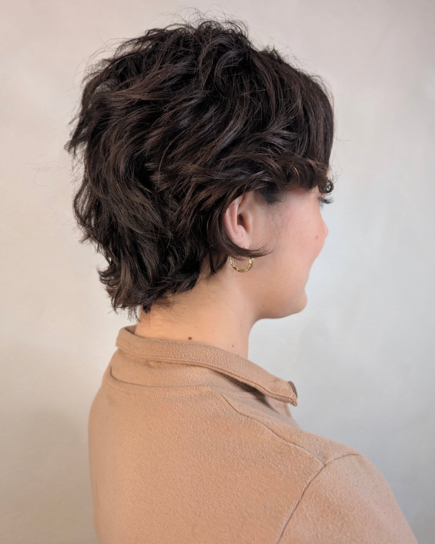 Textured Short Mixie with Playful Curls
