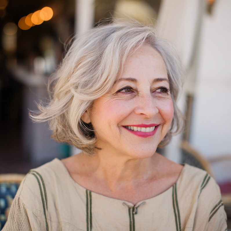 Chic Silver Bouncy Bob with Soft Volume