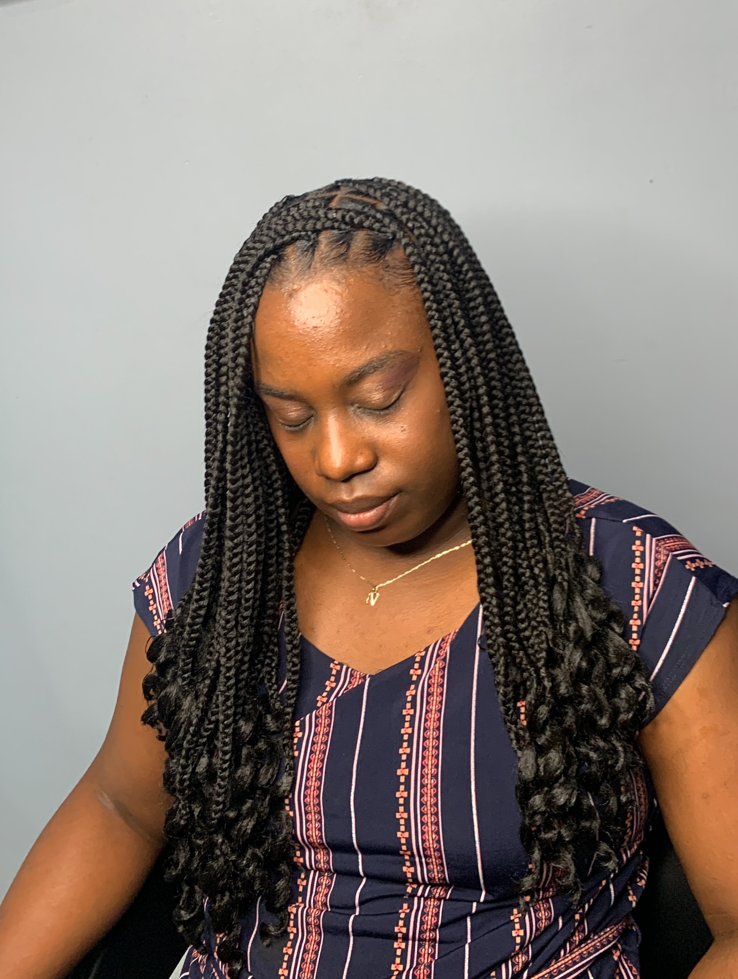 Glamorous Long Knotless Braids with Soft Waves