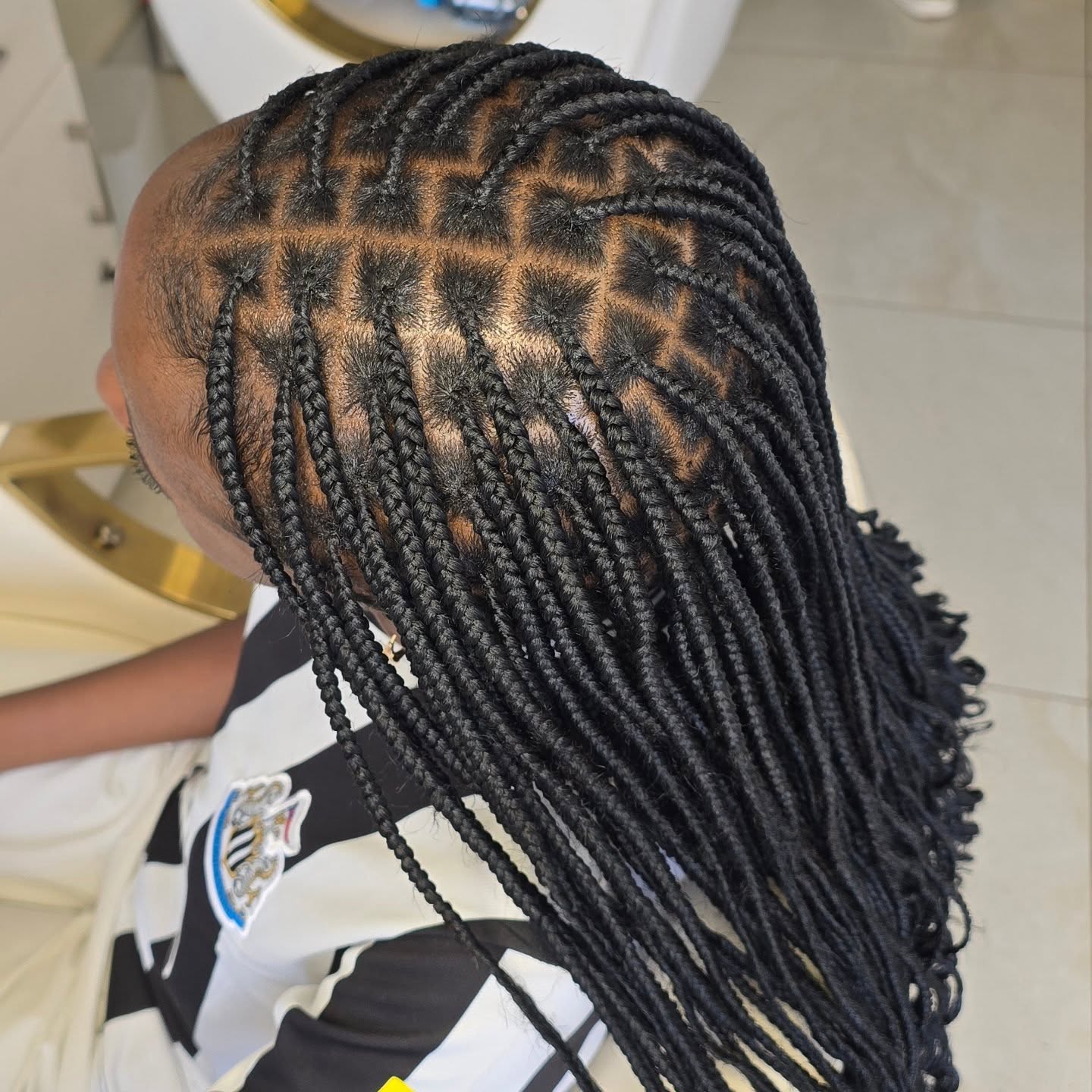 Intricate Knotless Braids with Geometric Parting