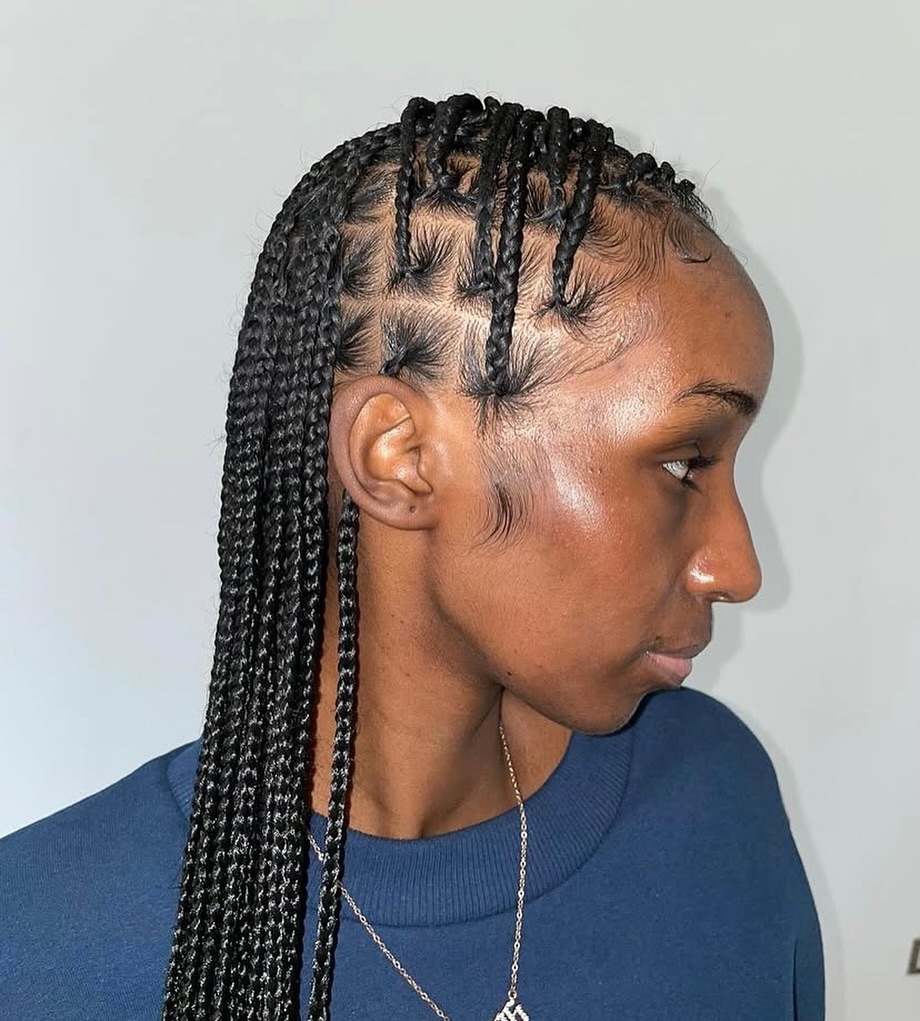 Stylish Long Knotless Braids with Intricate Parting