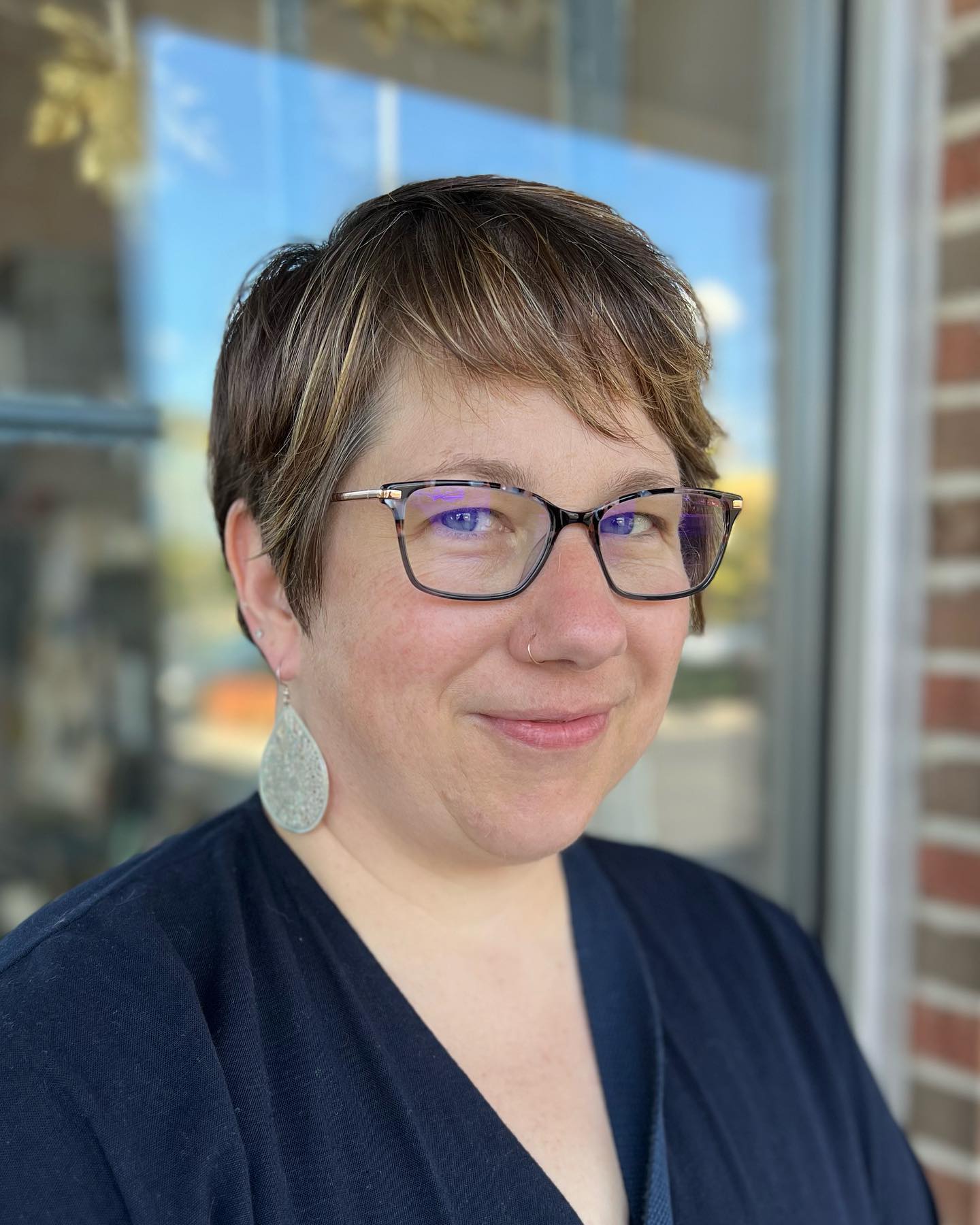 Textured Wispy Pixie Cut with Soft Volume and Natural Movement