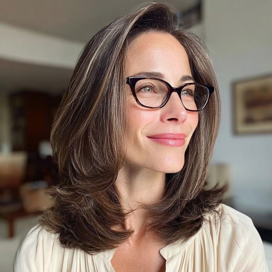 Stylish Medium-Length Cut with Subtle Layers