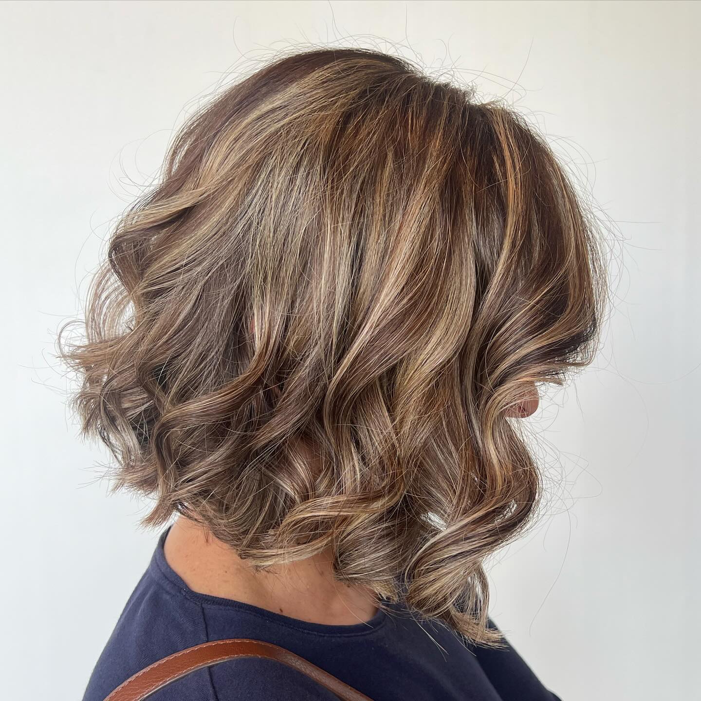 Chic Textured Balayage Bob with Subtle Highlights