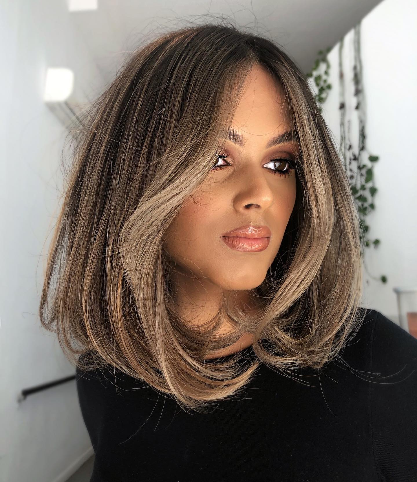 Modern Layered Balayage Bob with Subtle Face-Framing Highlights