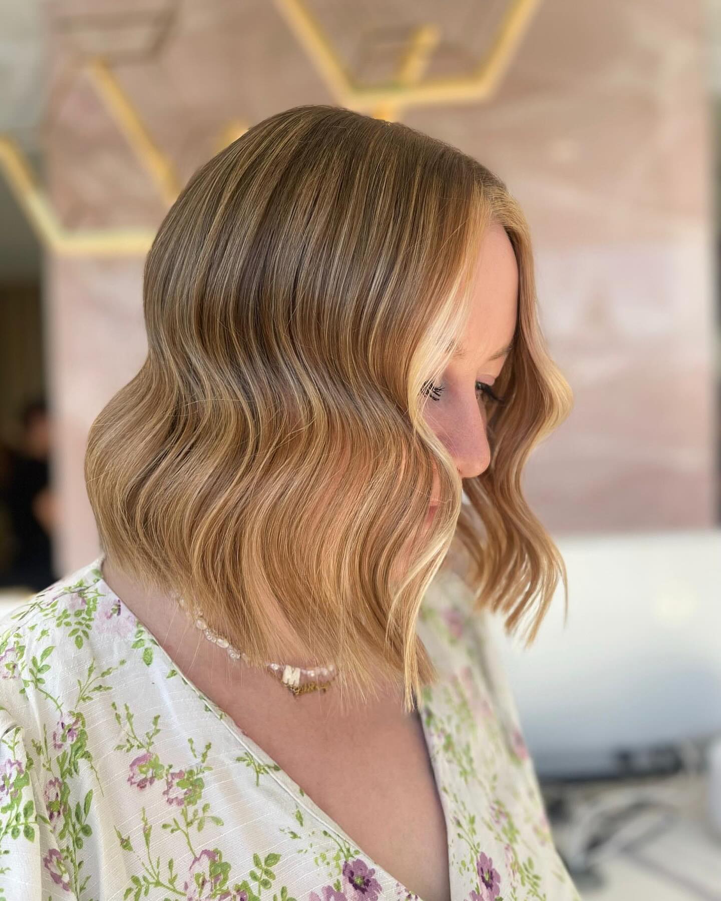 Soft Textured Balayage Bob with Beachy Waves