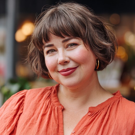 Textured Pageboy Bob with Soft Tousled Layers