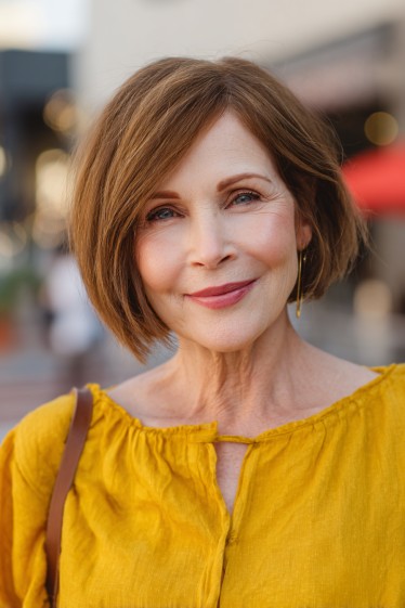 Chic Layered Bob with Subtle Textured Ends