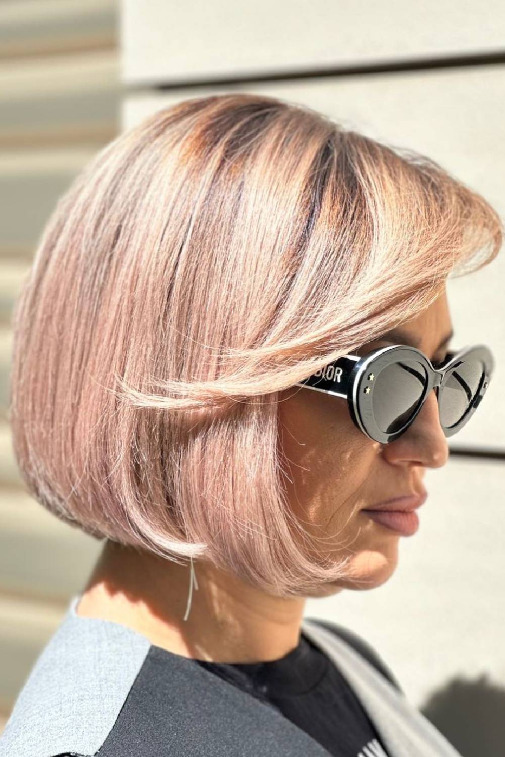 Chic Blunt Bob with Soft Rose Gold Highlights